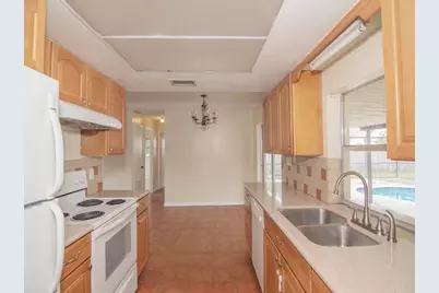 557 SW Duval Avenue, Port Saint Lucie, FL 34983 - Photo 5