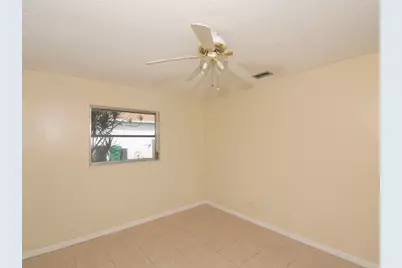 557 SW Duval Avenue, Port Saint Lucie, FL 34983 - Photo 15