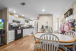 8333 SE Sandy Ln, Hobe Sound, FL 33455 - Photo 9