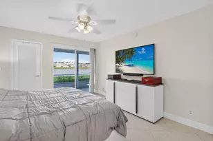 1090 Guildford E, Boca Raton, FL 33434 - Photo 23