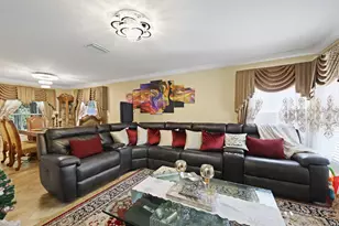 6024 Adriatic Way, West Palm Beach, FL 33413 - Photo 3