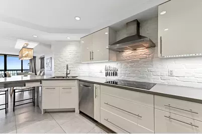 2425 Presidential Way, Unit #1806, West Palm Beach, FL 33401 - Photo 5