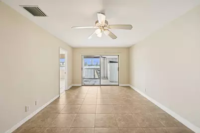 370 Wilma Circle W, Unit #6, Riviera Beach, FL 33404 - Photo 9