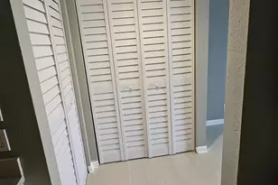 1554 SE Royal Green Cir, Port Saint Lucie, FL 34952 - Photo 15