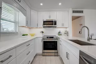 461 N Brittany J, Delray Beach, FL 33446 - Photo 7