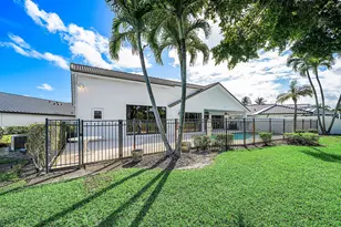 21459 Bridgeview Dr, Boca Raton, FL 33428 - Photo 3