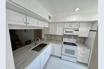 12962 Briarlake Drive, Unit #202, Palm Beach Gardens, FL 33418 - Photo 7