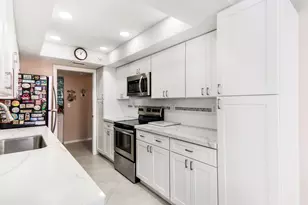 5480 N Ocean Dr, Singer Island, FL 33404 - Photo 5