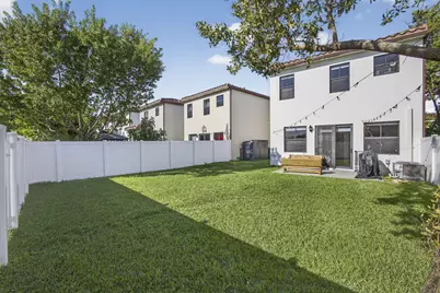 6017 Pine Tree Way, Riviera Beach, FL 33410 - Photo 43