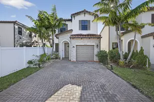 6017 Pine Tree Way, Riviera Beach, FL 33410 - Photo 5
