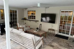 899 Barcelona Dr, Boca Raton, FL 33432 - Photo 5