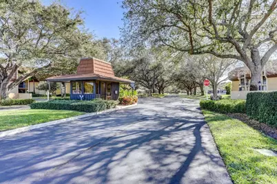 5344 Woodland Lakes Drive, Unit #122, Palm Beach Gardens, FL 33418 - Photo 3