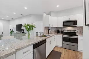 10672 Royal Caribbean Cir, Boynton Beach, FL 33437 - Photo 23