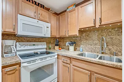 210 Main Boulevard, Unit #2B, Boynton Beach, FL 33435 - Photo 11