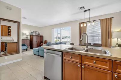 4451 Lake Lucerne Circle, West Palm Beach, FL 33409 - Photo 11