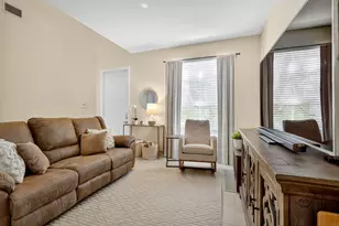 4451 Lake Lucerne Cir, West Palm Beach, FL 33409 - Photo 15