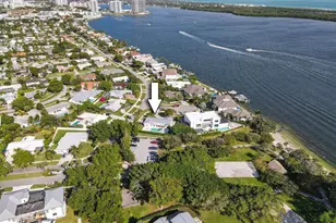 700 Lakeside Cir, North Palm Beach, FL 33408 - Photo 41