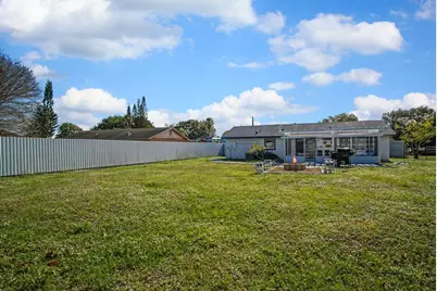 2902 Essex Drive, Fort Pierce, FL 34946 - Photo 25