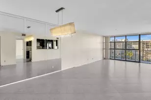 600 Parkview Dr, Hallandale Beach, FL 33009 - Photo 7