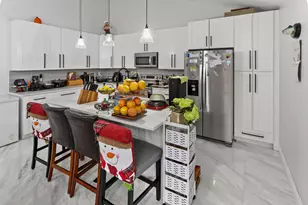 1040 Summit Pl Cir, West Palm Beach, FL 33415 - Photo 5