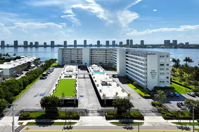 801 Lake Shore Drive, Unit #817, Lake Park, FL 33403 - Photo 31