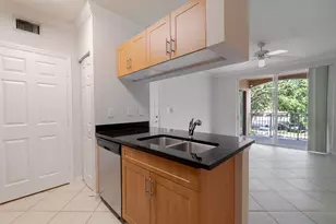 6386 Emerald Dunes Dr, West Palm Beach, FL 33411 - Photo 9
