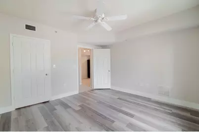 6386 Emerald Dunes Drive, Unit #203, West Palm Beach, FL 33411 - Photo 13