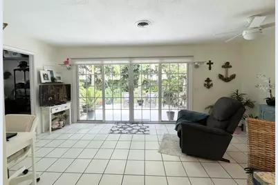 266 NE Wavecrest Way, Boca Raton, FL 33432 - Photo 13