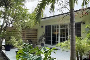 266 NE Wavecrest Way, Boca Raton, FL 33432 - Photo 1