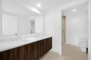 488 NE 18th St, Miami, FL 33132 - Photo 11