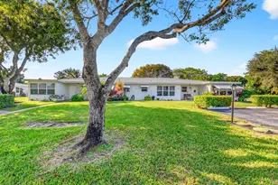 7293 W Oakridge Cir, Lantana, FL 33462 - Photo 1