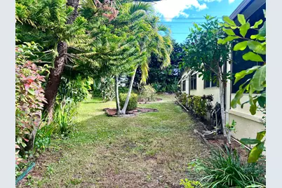 8011 SE Homestead Avenue, Hobe Sound, FL 33455 - Photo 3