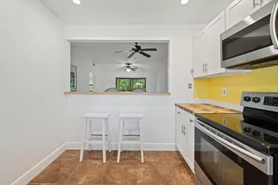 1210 SE Parkview Place, Unit #9, Stuart, FL 34994 - Photo 11