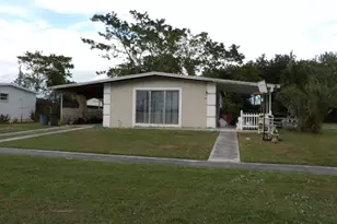 141 SE El Sito Ct, Port Saint Lucie, FL 34983 - Photo 1