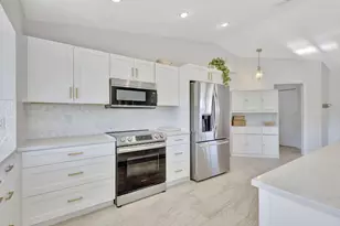 1902 SE South Buttonwood Dr, Port Saint Lucie, FL 34952 - Photo 25