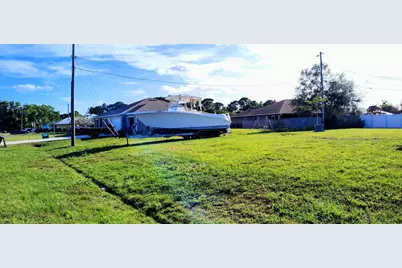 2772 SE Garfield Avenue, Port Saint Lucie, FL 34952 - Photo 17