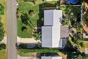 1341 SE Starfish Ln, Stuart, FL 34996 - Photo 3