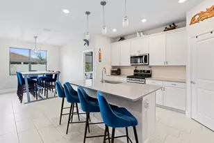 519 SE Villandry Way, Port Saint Lucie, FL 34984 - Photo 9