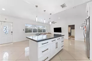 1710 Katherine Ct, Lake Worth, FL 33461 - Photo 9