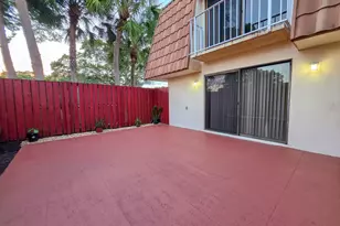 832 Blue Ridge Cir, West Palm Beach, FL 33409 - Photo 11