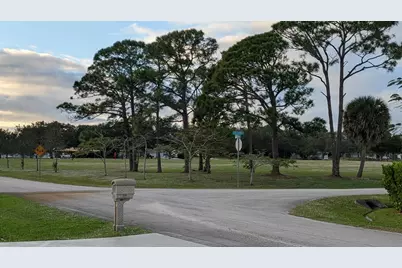 522 NW La Brea Avenue, Port Saint Lucie, FL 34983 - Photo 37