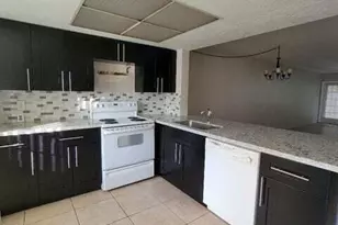 104 Palm Beach Trace Dr, Royal Palm Beach, FL 33411 - Photo 3