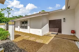 804 Foxpointe Cir, Delray Beach, FL 33445 - Photo 5