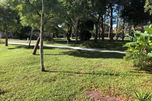 421 SW Natura Ave, Deerfield Beach, FL 33441 - Photo 25