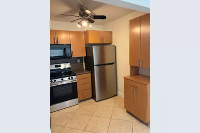 106 Burgundy C, Delray Beach, FL 33484 - Photo 3