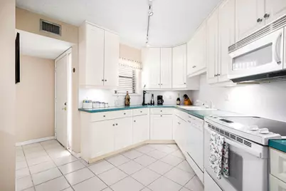 5751 Camino Del Sol, Unit #403, Boca Raton, FL 33433 - Photo 7