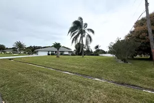 2092 SE Allamanda Dr, Port Saint Lucie, FL 34952 - Photo 5