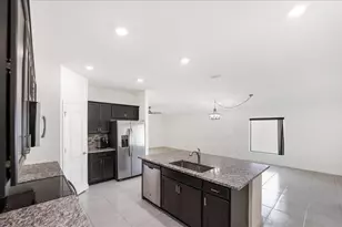 900 Bent Creek Dr, Fort Pierce, FL 34947 - Photo 5