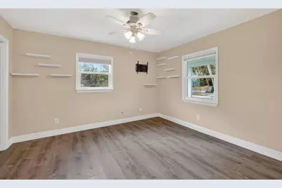 607 SE Cortez Avenue, Stuart, FL 34994 - Photo 11