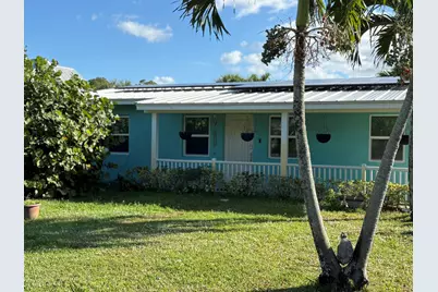 607 SE Cortez Avenue, Stuart, FL 34994 - Photo 1